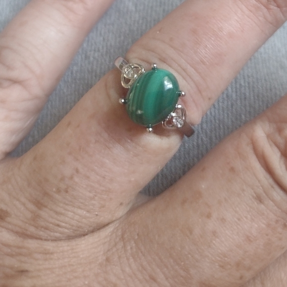 Natural 10mm Malachite Cabochon & 925-Silver Ring (s7) - Picture 2 of 13